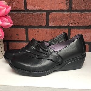 NEW Dansko clogs black with detail and Velcro